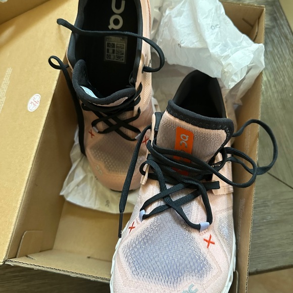 On cloud gym shoes - Picture 2 of 5